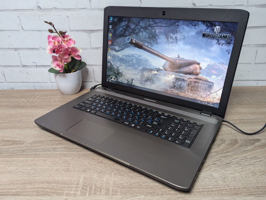 Уцінка! Ноутбук Б/В Medion Akoya P7631, Intel Core i5-4210M, DDR3 8 GB, SSD 256GB, NVIDIA GeForse 825M 1Gb, 17" Full HD