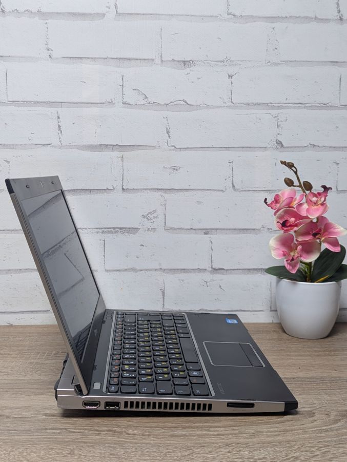 Уцінка! Ноутбук Б/В Dell Vostro V131, Intel Core i5-2430M, DDR3 8 GB, SSD 128GB, 13.3" HD [ProductHub SKU Dell120]