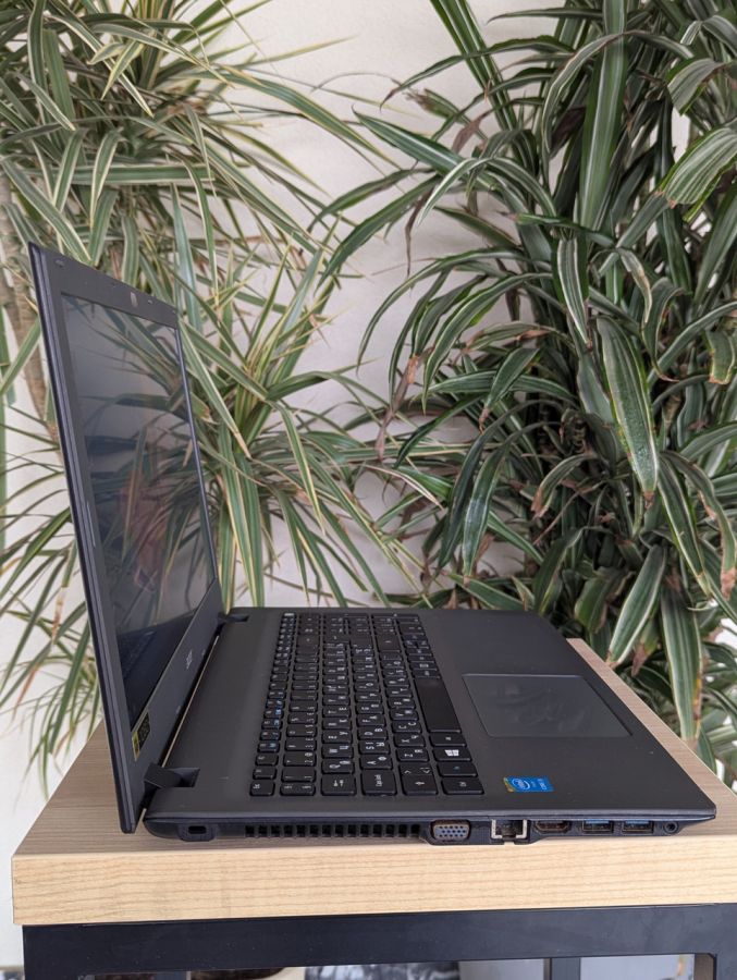Уцінка! Ноутбук Б/В Acer Aspire E5-573, Intel Core i5-4210U, DDR3 8 GB, SSD 128GB, 15.6" Full HD [ProductHub SKU Acer109]