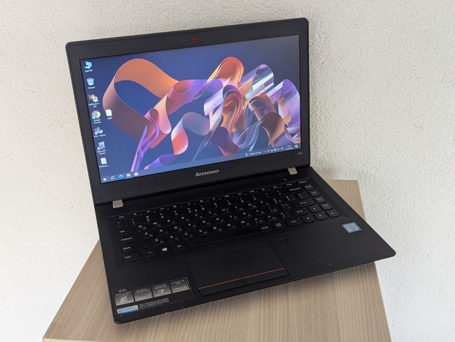 Уцінка! Ноутбук Б/В Lenovo E31-80, Intel Core i3-6006U, DDR3 8 GB, SSD 128GB, 13.3" HD [ProductHub SKU L55]