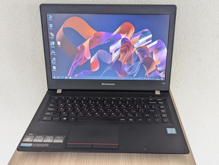 Уцінка! Ноутбук Б/В Lenovo E31-80, Intel Core i3-6006U, DDR3 8 GB, SSD 128GB, 13.3" HD [ProductHub SKU L55]