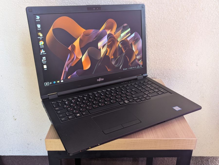 Уцінка! Ноутбук Б/В Fujitsu LifeBook E458, Intel Core i5-7200U, DDR4 8 GB, SSD 128GB, 15" Full HD [ProductHub SKU F140]