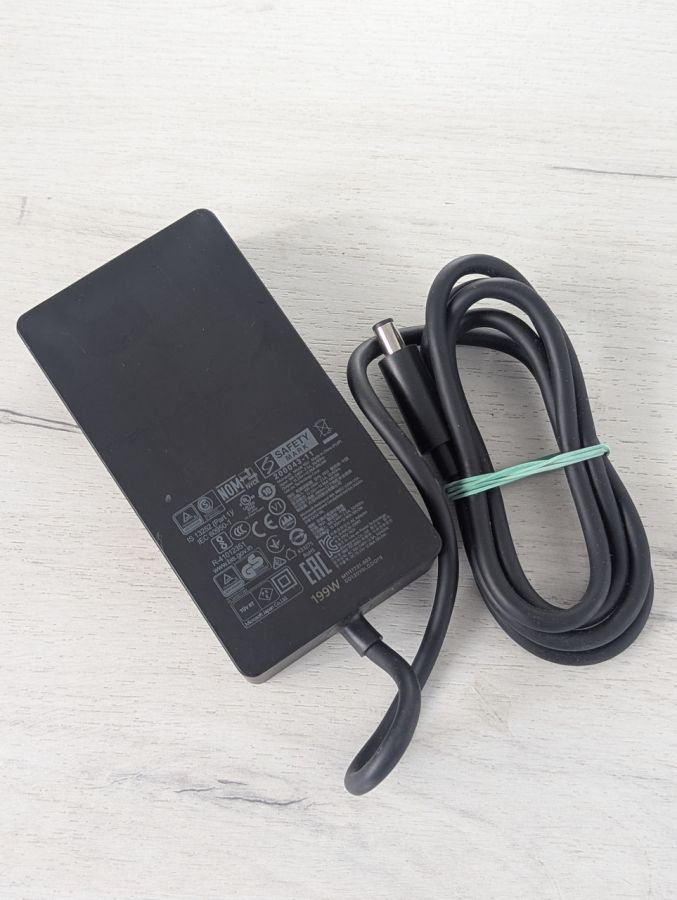 Б/В Microsoft surface 1931 199W 7.4x5.0 [ProductHub SKU Microsoft]
