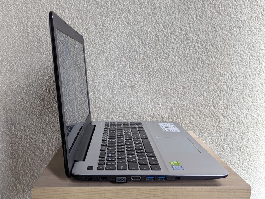 Ноутбук Б/В ASUS F555U, Intel Core i5-6200U, DDR3 12 GB, SSD 256GB, NVIDIA GeForce 920M 2Gb, 15.6" [ProductHub SKU Asus50]