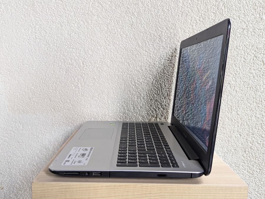 Ноутбук Б/В ASUS F555U, Intel Core i5-6200U, DDR3 12 GB, SSD 256GB, NVIDIA GeForce 920M 2Gb, 15.6" [ProductHub SKU Asus50]