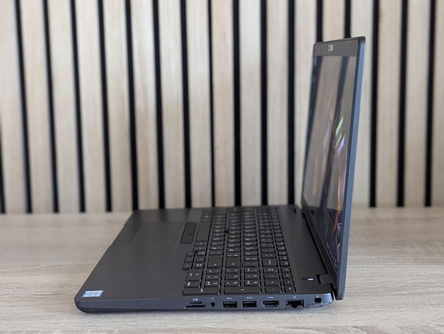 Уцінка! Ноутбук Б/В Dell Latitude 5500, Intel Core i5-8265U, DDR4 8 GB, SSD 128GB, 15.6" Full HD [ProductHub SKU Dell214]
