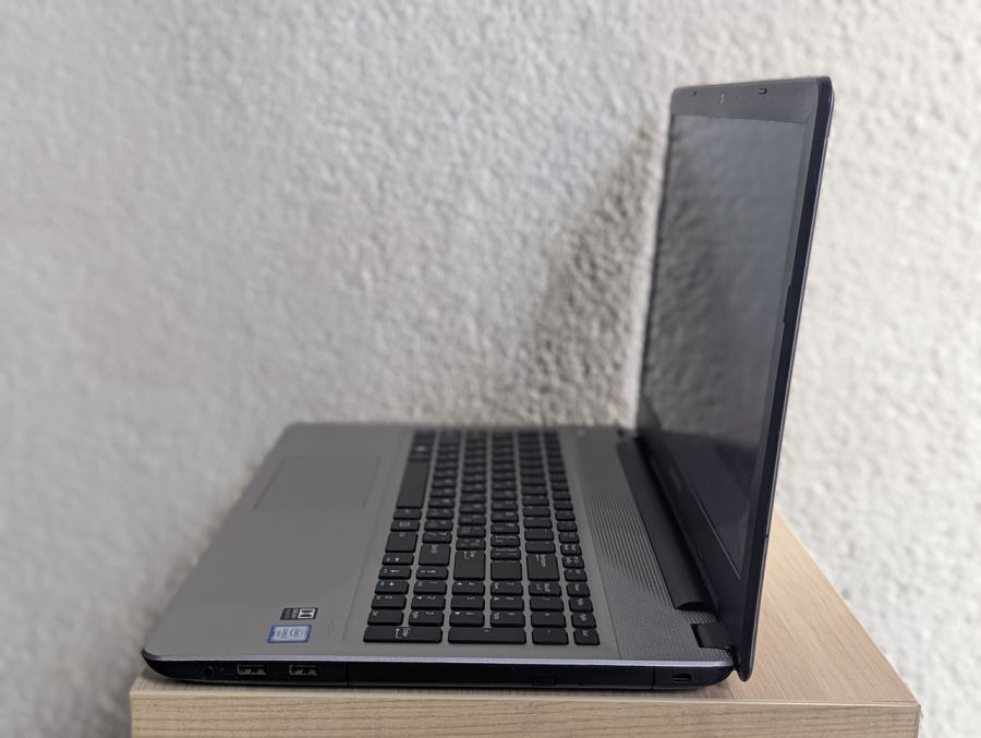Уцінка! Ноутбук Б/В Medion Akoya E6422, Intel Core i5-6200U, DDR3 8 GB, SSD 128GB + HDD 1TB, 15.6" Full HD [ProductHub SKU M14]