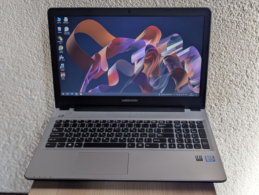Уцінка! Ноутбук Б/В Medion Akoya E6422, Intel Core i5-6200U, DDR3 8 GB, SSD 128GB + HDD 1TB, 15.6" Full HD [ProductHub SKU M14]