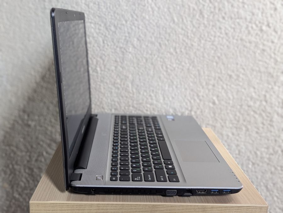 Уцінка! Ноутбук Б/В Medion Akoya E6422, Intel Core i5-6200U, DDR3 8 GB, SSD 128GB + HDD 1TB, 15.6" Full HD [ProductHub SKU M14]