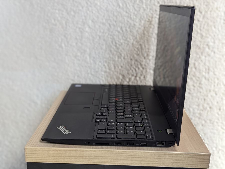 Ноутбук Б/В Lenovo ThinkPad T570, Intel Core i5-7300U, DDR4 8 GB, SSD 128GB, 15.6" Full HD [ProductHub SKU L225]