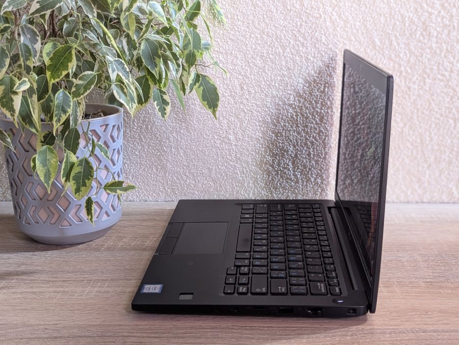 Уцінка! Ноутбук Б/В Dell Latitude 7390, Intel Core i5-8350U, DDR4 8 GB, SSD 128GB, 13" Full HD