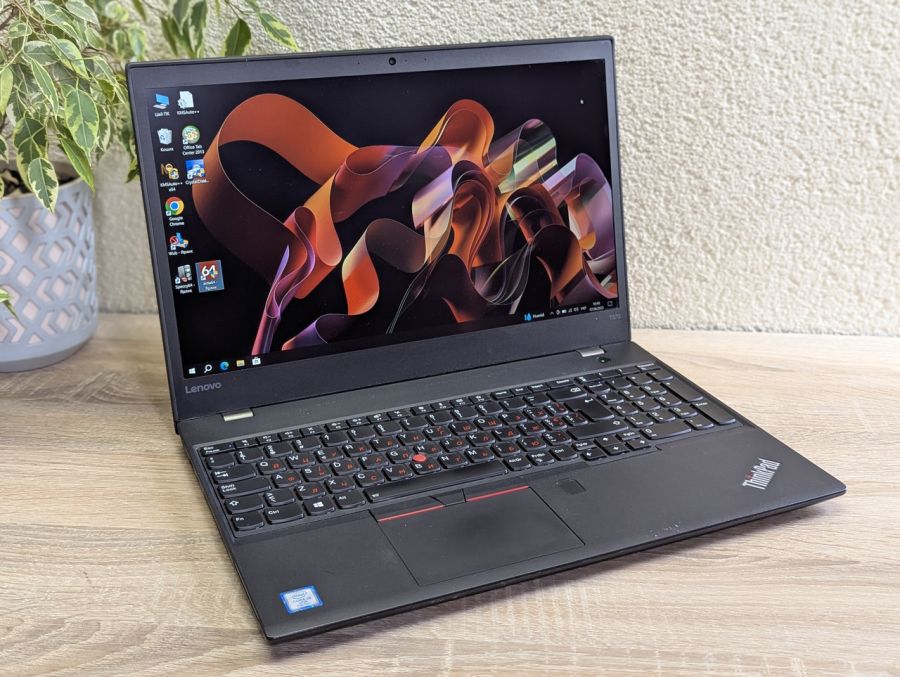 Ноутбук Б/В Lenovo ThinkPad T570, Intel Core i5-7300U, DDR4 16 GB, SSD 128GB, 15.6" Full HD [ProductHub SKU L255]
