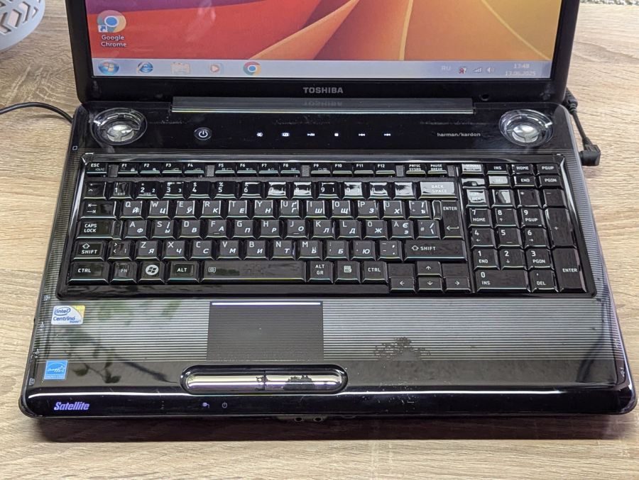 Уцінка! Ноутбук Б/В Toshiba Satellite P 300, Intel Core 2 Duo T6400, DDR2 4 GB, SSD 128GB + HDD 380GB, Radeon HD 4500, 17.1" HD [ProductHub SKU T118]