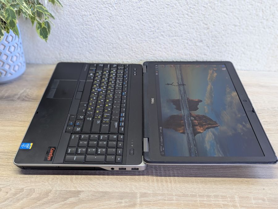 Уцінка! Ноутбук Б/В Dell Latitude E6540, Intel Core i7-4610M, DDR3 8 GB, SSD 128GB, 15.6" Full HD [ProductHub SKU Dell211]