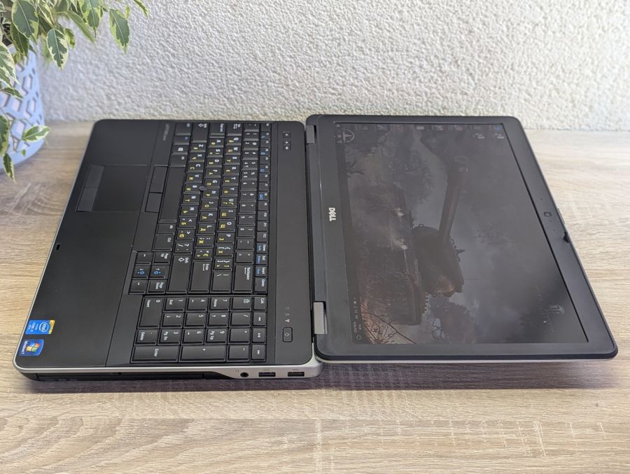 Ноутбук Б/В Dell E6540, Intel Core i7-4810MQ, DDR3 16 GB, SSD 256GB, AMD Radeon HD 8790M 2Gb, 15.6" Full HD [ProductHub SKU Dell263]