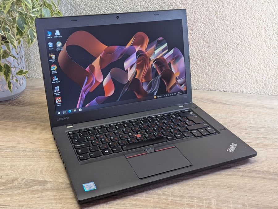 Уцінка! Ноутбук Б/В Lenovo ThinkPad T460, Intel Core i5-6300U, DDR3 8 GB, SSD 128GB, 14" HD [ProductHub SKU L245]