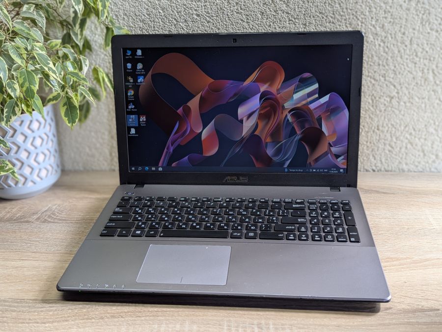 Уцінка! Ноутбук Б/В ASUS X550Z, AMD A10-7400P, DDR3 12 GB, SSD 128GB, AMD Radeon R6, 15.6" Full HD [ProductHub SKU Asus51]