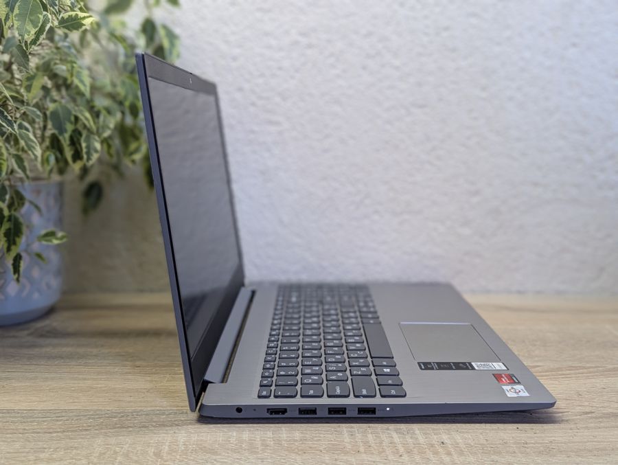 Уцінка! Ноутбук Б/В Lenovo IdeaPad 3, AMD Athlon Silver 3050U, DDR4 16 GB, SSD 256GB, AMD Radeon Graphics 2Gb, 15" Full HD [ProductHub SKU L251]