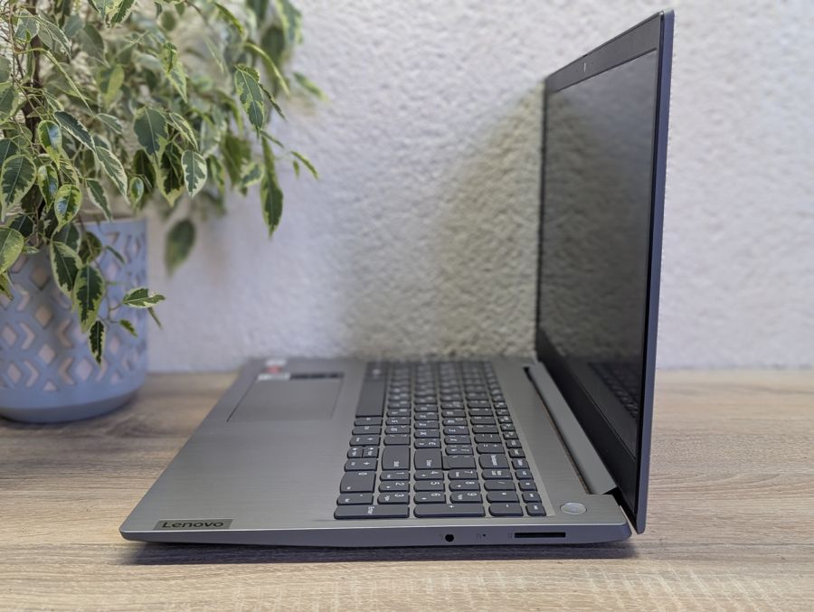 Уцінка! Ноутбук Б/В Lenovo IdeaPad 3, AMD Athlon Silver 3050U, DDR4 16 GB, SSD 256GB, AMD Radeon Graphics 2Gb, 15" Full HD [ProductHub SKU L251]