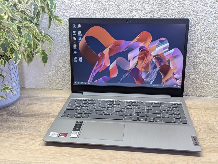 Уцінка! Ноутбук Б/В Lenovo IdeaPad 3, AMD Athlon Silver 3050U, DDR4 16 GB, SSD 256GB, AMD Radeon Graphics 2Gb, 15" Full HD [ProductHub SKU L251]