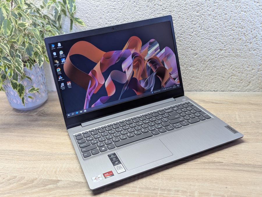 Уцінка! Ноутбук Б/В Lenovo IdeaPad 3, AMD Athlon Silver 3050U, DDR4 16 GB, SSD 256GB, AMD Radeon Graphics 2Gb, 15" Full HD [ProductHub SKU L251]