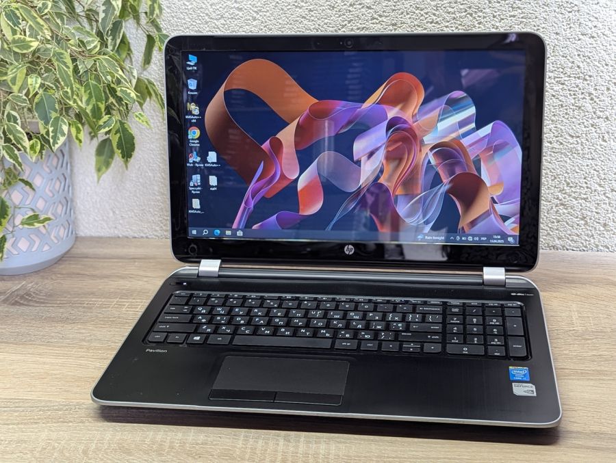 Ноутбук Б/В HP Pavilion 15 Notebook, Intel Core i7-4500U, DDR4 8 GB, SSD 256GB, NVIDIA GeForce GT 740M 2Gb, 15.6" [ProductHub SKU HP494]