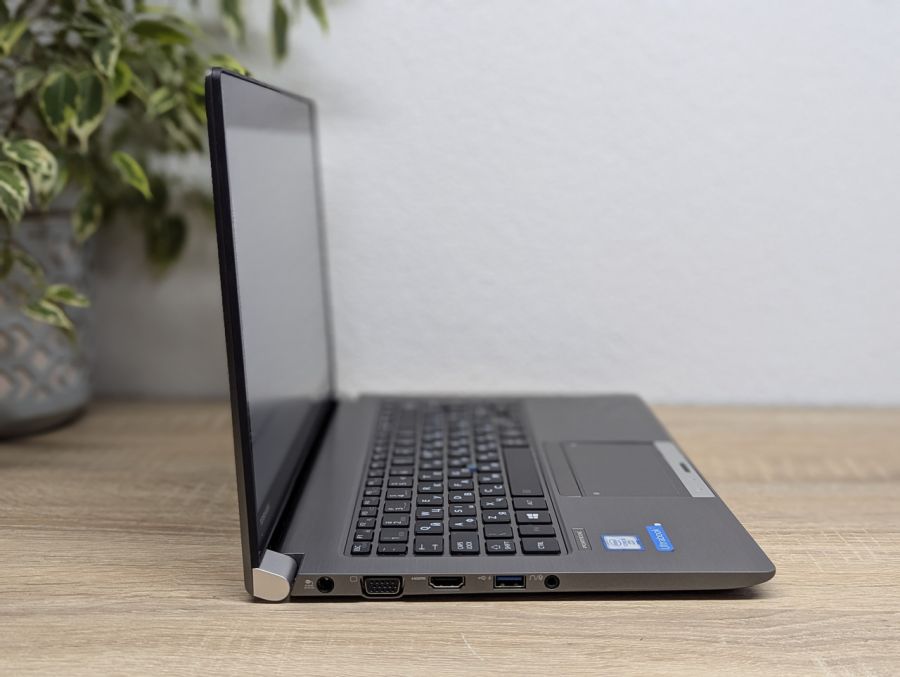Ноутбук Б/В Toshiba Portege Z30T-C, Intel Core i5-6300U, DDR3 16 GB, SSD 256GB, 13" Full HD Сенсор [ProductHub SKU T114]