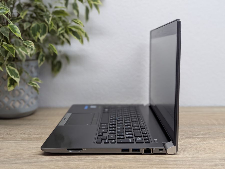 Ноутбук Б/В Toshiba Portege Z30T-C, Intel Core i5-6300U, DDR3 16 GB, SSD 256GB, 13" Full HD Сенсор [ProductHub SKU T114]