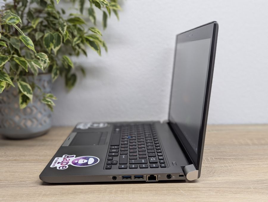 Уцінка! Ноутбук Б/В Toshiba Tecra Z40T-C, Intel Core i5-6300U, DDR3 8 GB, SSD 128GB, 14" Full HD Сенсор [ProductHub SKU T96]