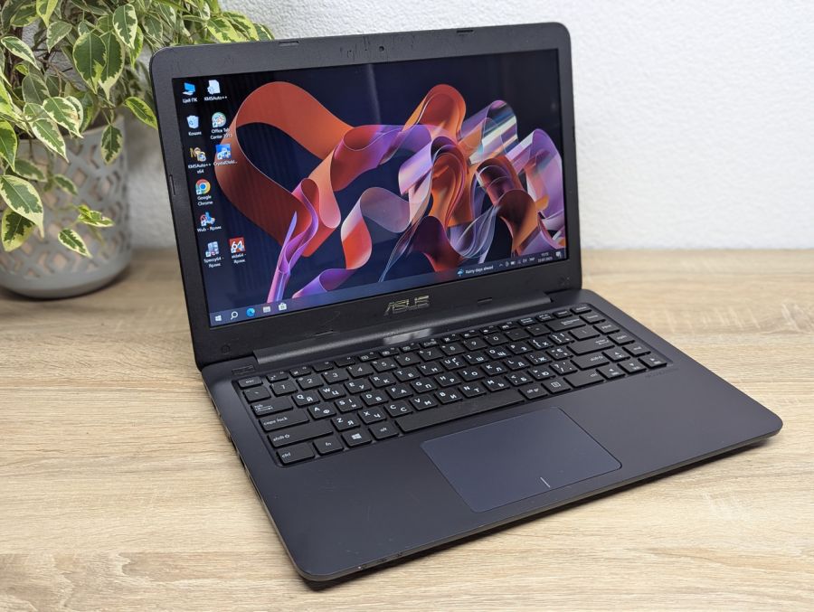 Уцінка! Ноутбук Б/В ASUS A402SA, Intel Celeron N3060, DDR3 2 GB, SSD 128GB + SSD 60GB, 14" Full HD [ProductHub SKU Asus116]