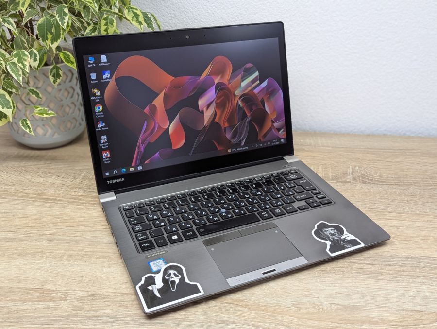 Ноутбук Б/В Toshiba Portege Z30T-C, Intel Core i5-6300U, DDR3 8 GB, SSD 256GB, 13" Full HD Сенсор [ProductHub SKU T125]