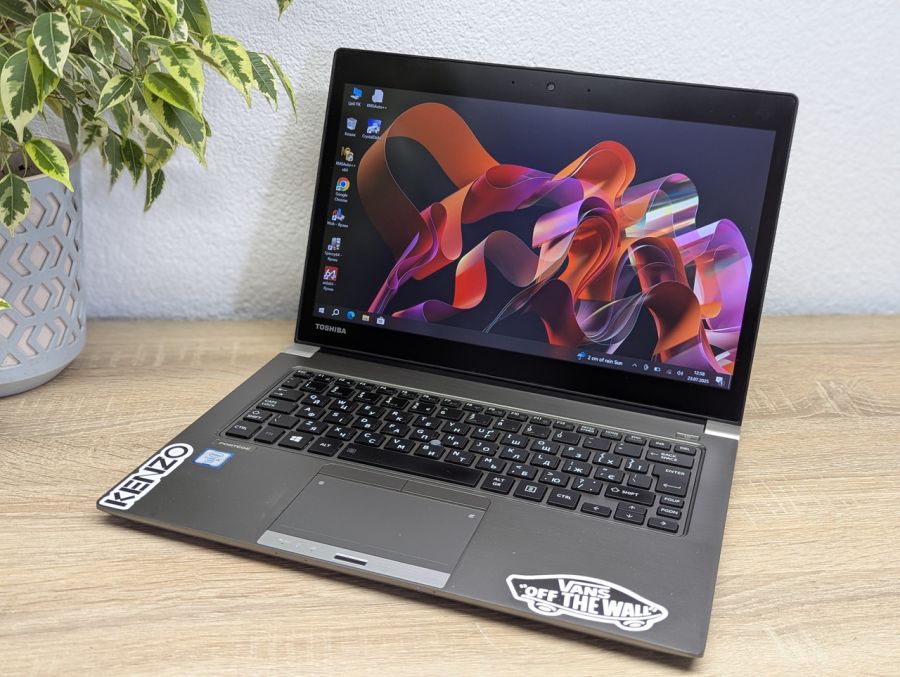 Уцінка! Ноутбук Б/В Toshiba Portege Z30T-C, Intel Core i5-6300U, DDR3 8 GB, SSD 256GB, 13" Full HD Сенсор [ProductHub SKU T127]