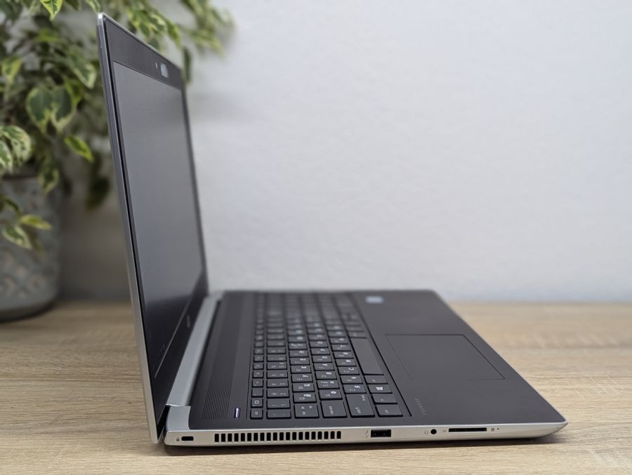 Уцінка! Ноутбук Б/В HP ProBook 450 G5, Intel Core i5-8250U, DDR4 16 GB, SSD 256GB, 15.6" Full HD [ProductHub SKU HP325]