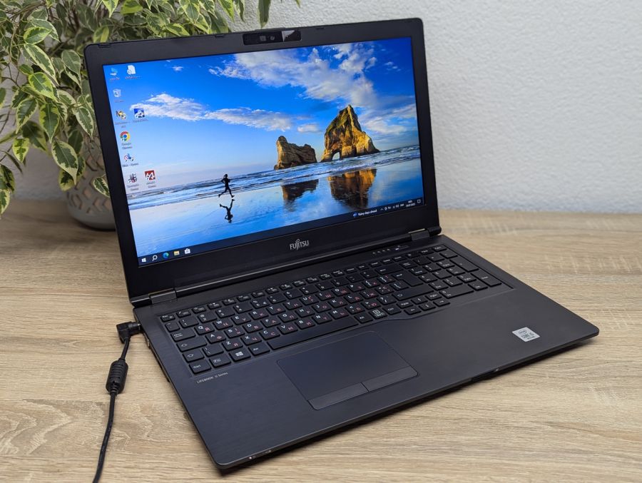 Уцінка! Ноутбук Б/В Fujitsu LifeBook U7510, Intel Core i5-10210U, DDR4 8 GB, SSD 256GB, 15" Full HD [ProductHub SKU F137]