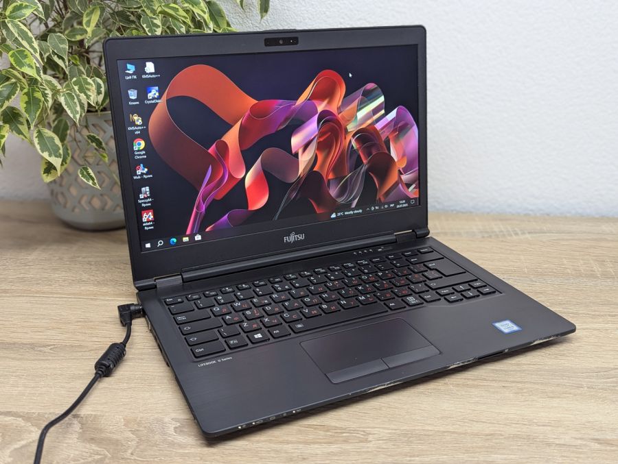 Уцінка! Ноутбук Б/В Fujitsu U747, Intel Core i5-6200U, DDR4 8 GB, SSD 256GB, 14" Full HD [ProductHub SKU F162]