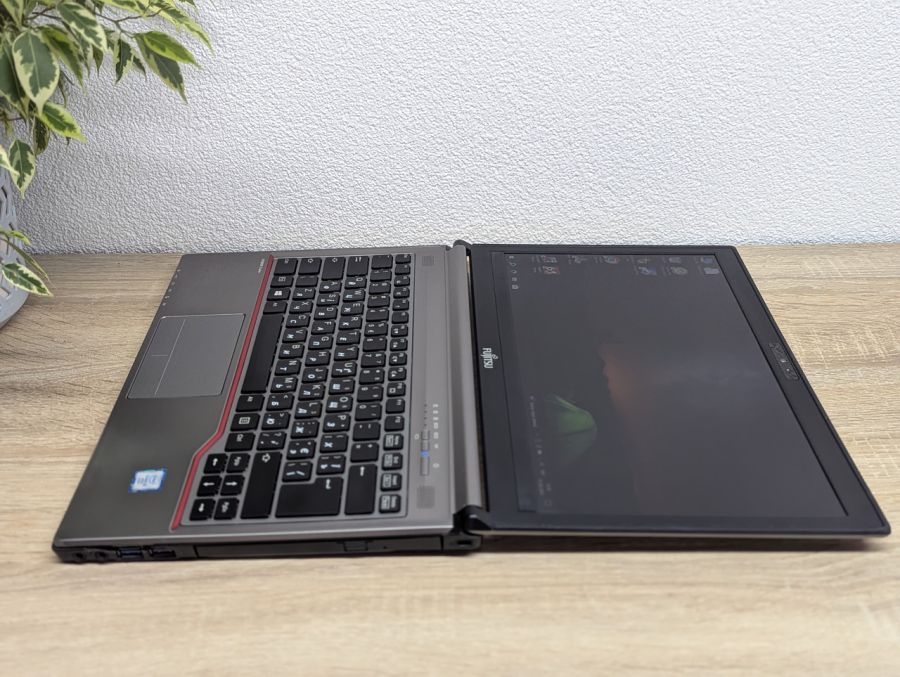 Уцінка! Ноутбук Б/В Fujitsu E736, Intel Core i5-6300U, DDR4 8 GB, SSD 128GB, 13" Full HD [ProductHub SKU F169]