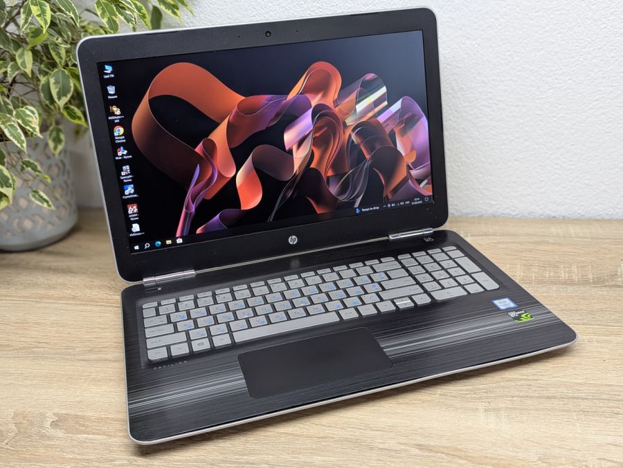 Уцінка! Ноутбук Б/В HP Pavilion 15 Notebook, Intel Core i7-7700HQ, DDR4 16 GB, SSD 256GB + SSD 1TB, NVIDIA GeForce GTX 1050 2Gb, 15.6" Full HD [ProductHub SKU HP520]