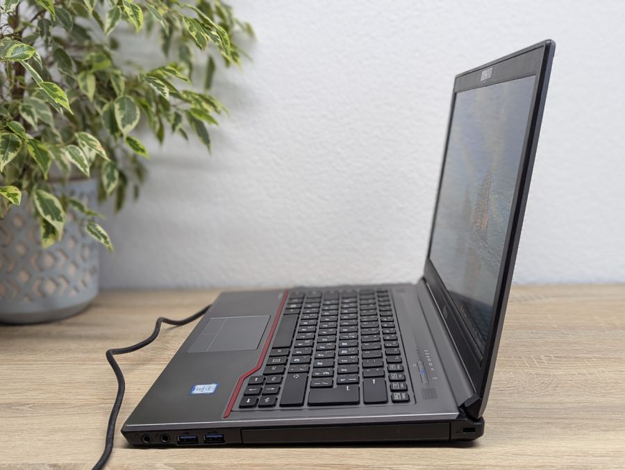 Уцінка! Ноутбук Б/В Fujitsu E746, Intel Core i5-6300U, DDR4 8 GB, SSD 256GB, 14" Full HD [ProductHub SKU F172]
