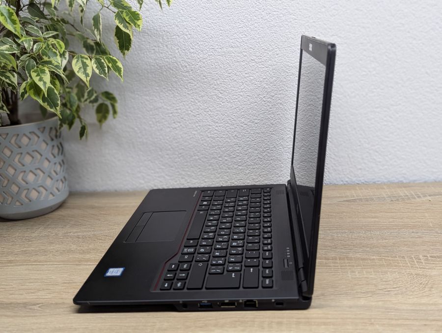 Уцінка! Ноутбук Б/В Fujitsu U747, Intel Core i5-6200U, DDR4 8 GB, SSD 256GB, 14" Full HD [ProductHub SKU F174]