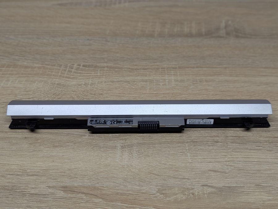 Б/В Оригінальна акумуляторна батарея HP R004XL [ProductHub SKU R004XL-40]