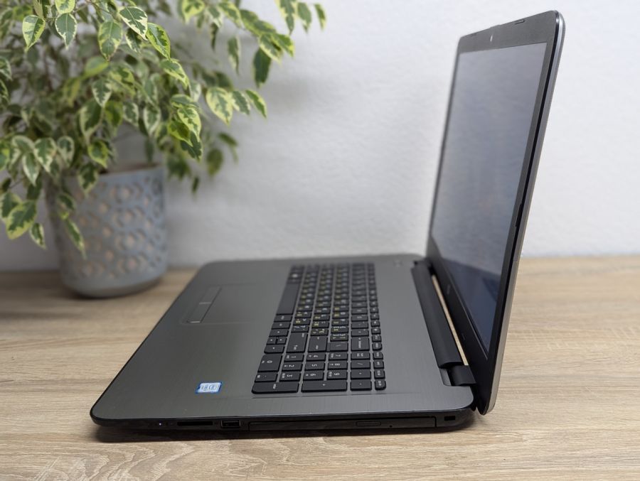 Ноутбук Б/В HP Notebook 17, Intel Core i5-6200U, DDR4 8 GB, SSD 256GB, 15.6" (1600x900x60Hz) [ProductHub SKU HP545]