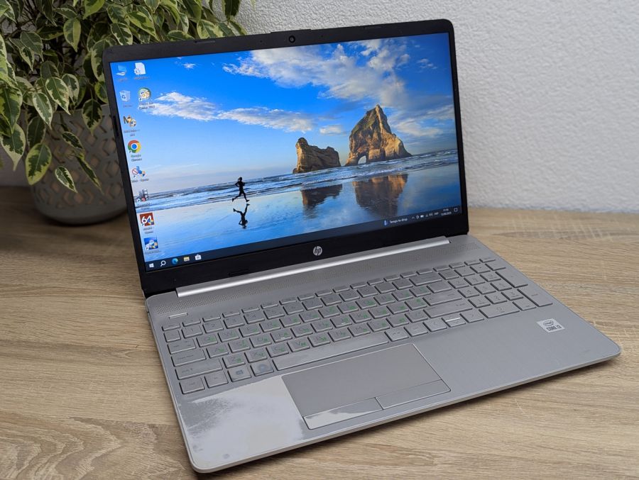 Уцінка! Ноутбук Б/В HP Laptop 15, Intel Core i3-10110U, DDR4 16 GB, SSD 256GB, 15.6" Full HD [ProductHub SKU HP555]