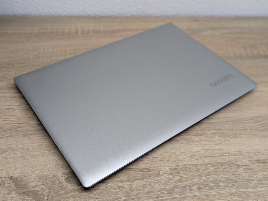 Уцінка! Ноутбук Б/В Lenovo 330-15IKB, Intel Core i5-8250U, DDR4 12 GB, SSD 256GB, 15" Full HD [ProductHub SKU L263]