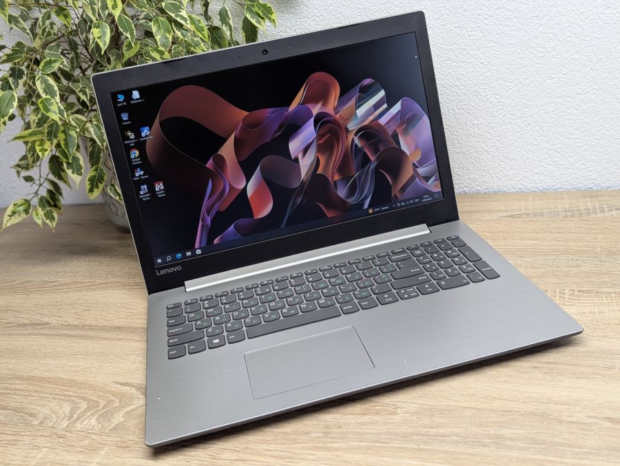 Уцінка! Ноутбук Б/В Lenovo 330-15IKB, Intel Core i5-8250U, DDR4 12 GB, SSD 256GB, 15" Full HD [ProductHub SKU L263]