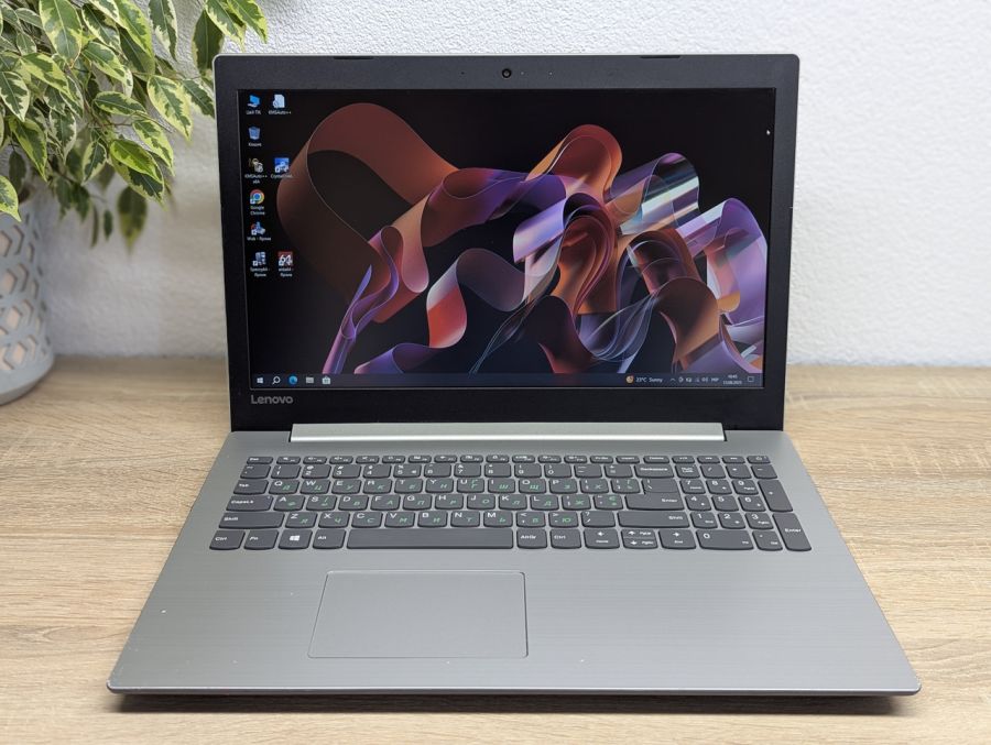 Уцінка! Ноутбук Б/В Lenovo 330-15IKB, Intel Core i5-8250U, DDR4 12 GB, SSD 256GB, 15" Full HD [ProductHub SKU L263]