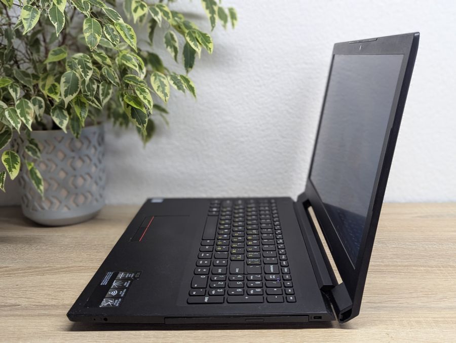 Уцінка! Ноутбук Б/В Lenovo V110, Intel Core i3-6006U, DDR4 8 GB, SSD 128GB, 15.6" HD [ProductHub SKU L268]