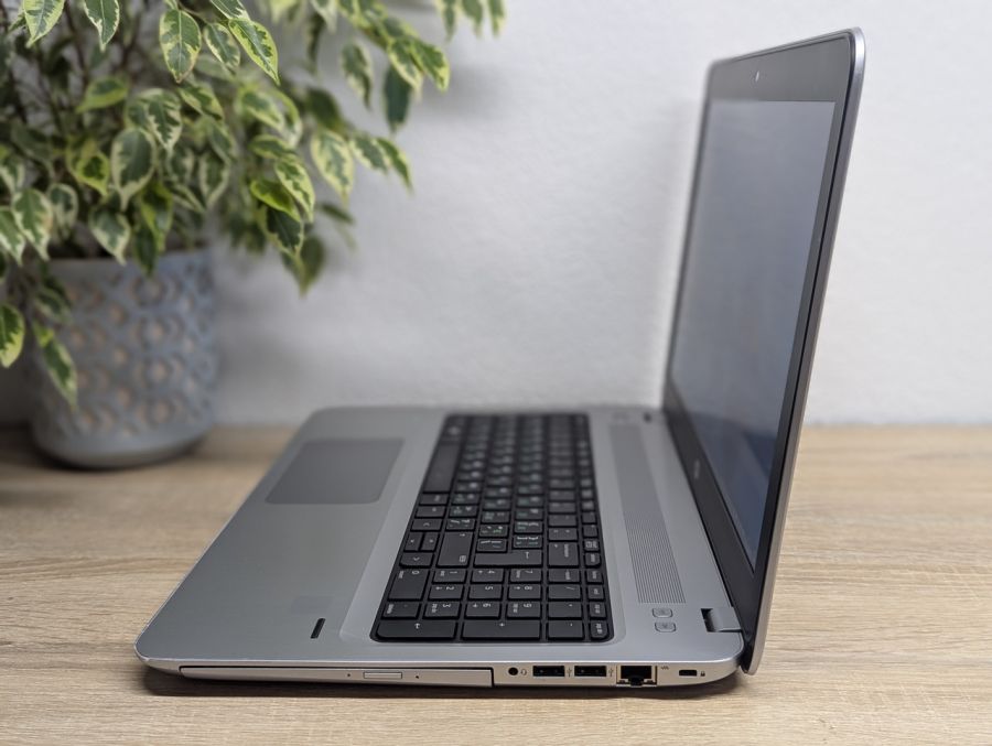 Уцінка! Ноутбук Б/В HP ProBook 450 G4, Intel Core i5-7200U, DDR4 8 GB, SSD 128GB + SSD 1TB, 15.6" HD [ProductHub SKU HP573]