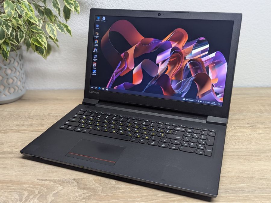 Уцінка! Ноутбук Б/В Lenovo V110, Intel Core i3-6006U, DDR4 8 GB, SSD 128GB, 15.6" Full HD [ProductHub SKU L273]