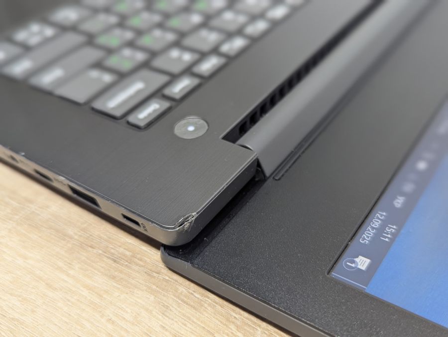 Уцінка! Ноутбук Б/В Lenovo V330-14IKB, Intel Core i5-8250U, DDR4 20 GB, SSD 256GB, 14" Full HD [ProductHub SKU L275]