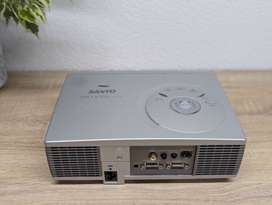 Б/В Проєктор SANYO PLC-SW36 [ProductHub SKU PLC-SW36]